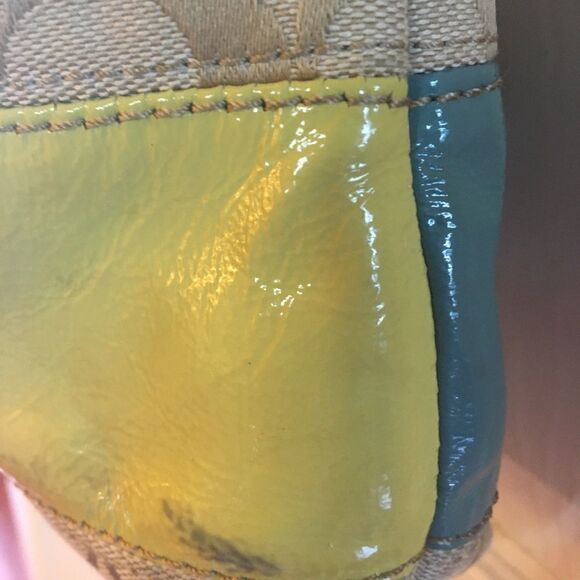 Coach crossbody khaki signature multi color trim - Picture 9 of 13